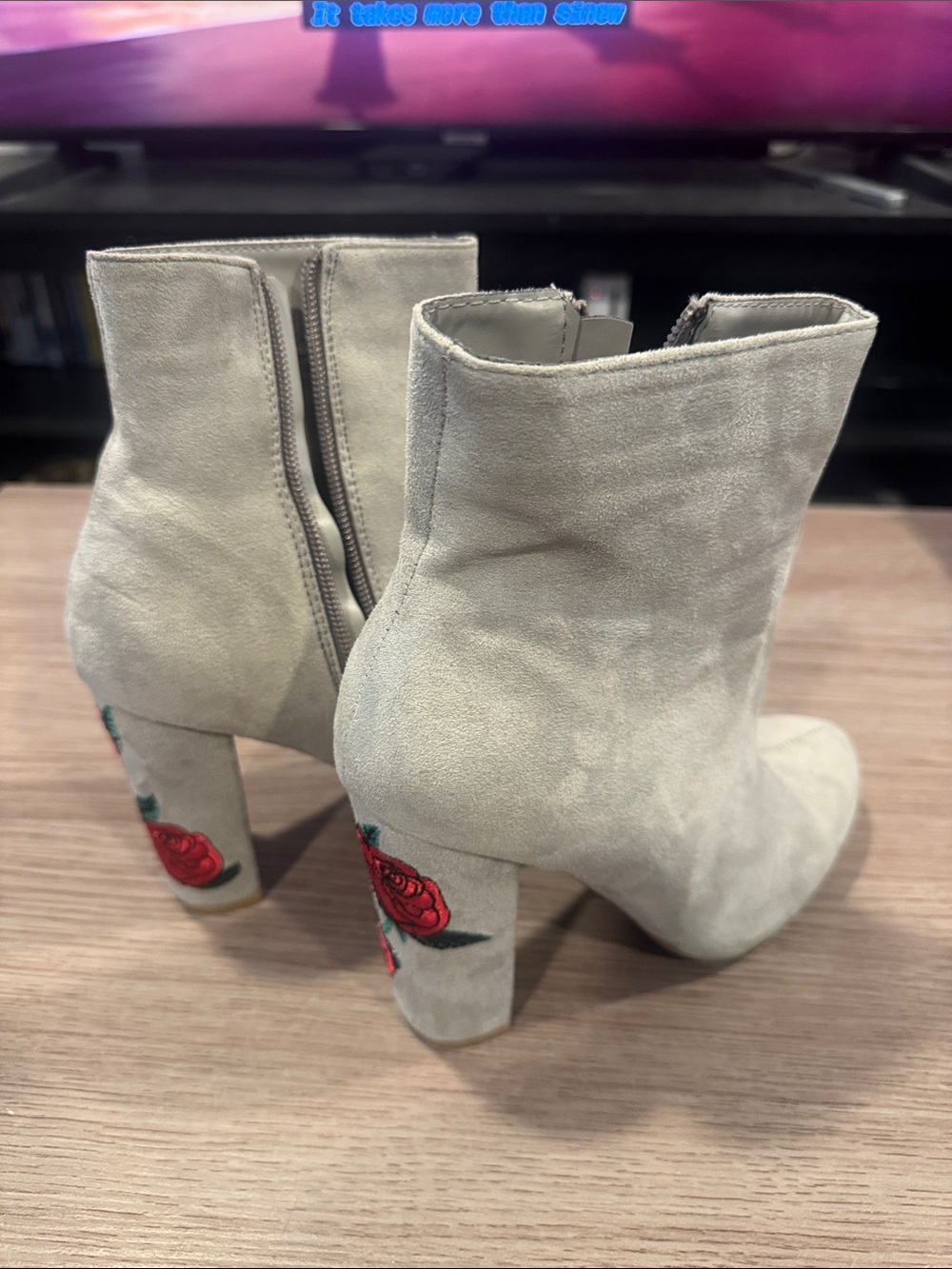 Wild Diva Light Gray Suede Ankle Boots w Rose Detailing